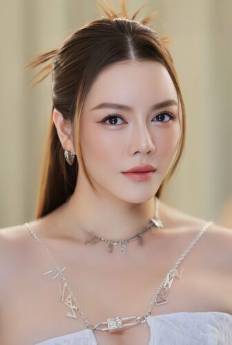 Vẻ đẹp kiêu sa của nữ doanh nhân Nhã Kỳ Vẻ đẹp kiêu sa của nữ doanh nhân Nhã Kỳ
