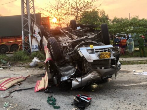 Hình ảnh chiếc xe đã bị biến dạng