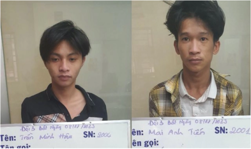 Trần Minh Hậu(bên trái) cầm đầu nhóm cướp giật