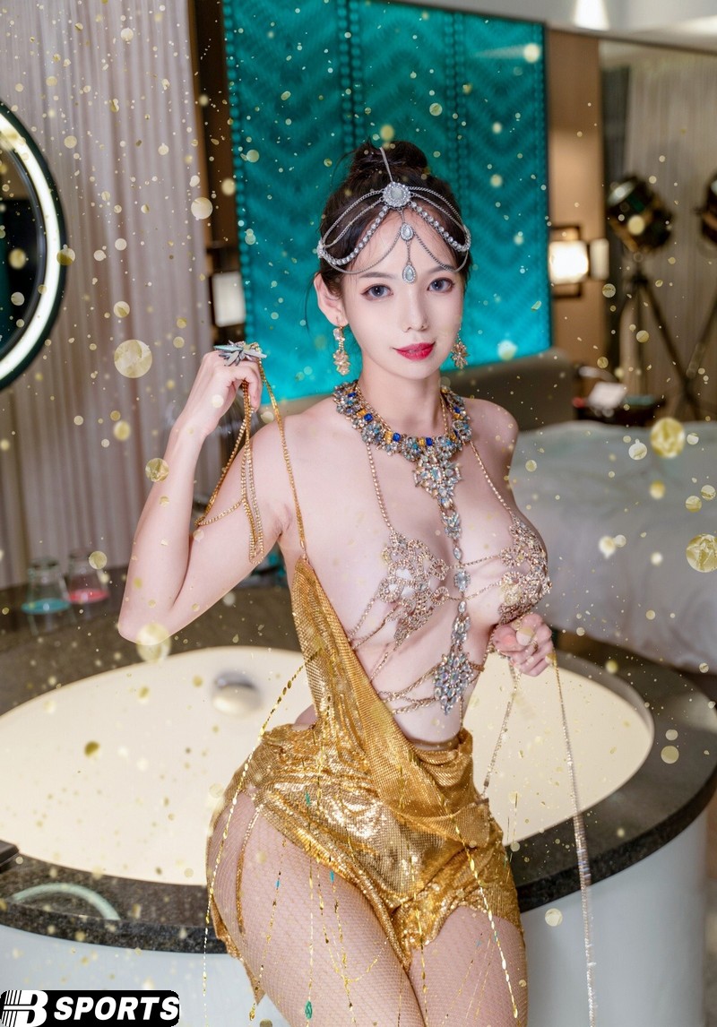  Gái đẹp khoe ngực