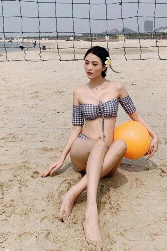 Nữ diễn viên khi tham gia bộ phim "Về nhà đi con" Nữ diễn viên khi tham gia bộ phim "Về nhà đi con"