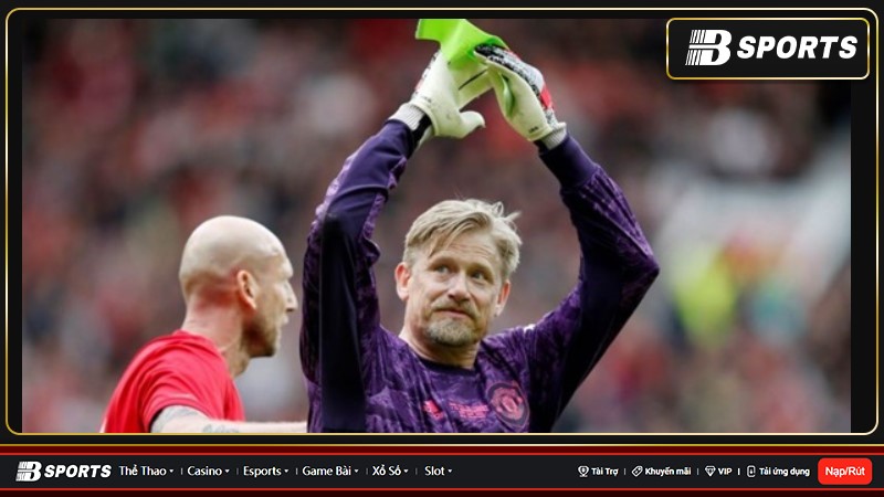 Thủ môn huyền thoại Peter Schmeichel đạt được số lần giữ sạch lưới tương tự như David de Gea sau 386 lần ra sân