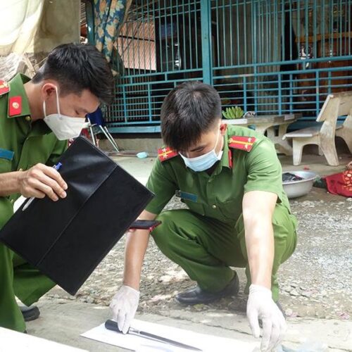Công an chức năng đã nhanh chóng đến hiện trường để thu thập chứng cứ, khám nghiêm hiện trường