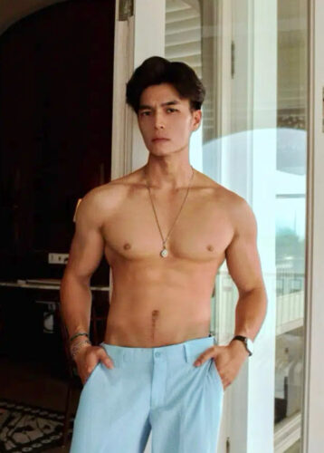 Thân hình cực cháy 