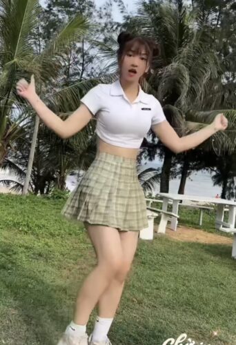 Nổi tiếng với những clip nhảy nhót trên Tiktok