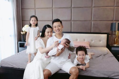 Tuấn Hưng đáp trả anti - “sống bám” nhà vợ nhưng nói đạo lý