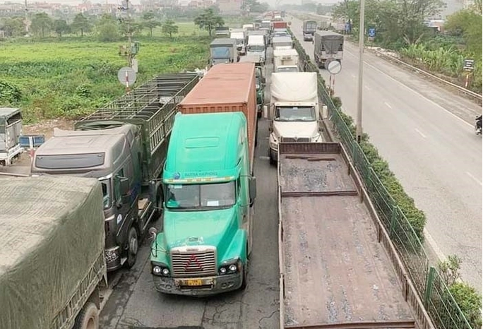 Tắc đường dài vào nhiều giờ đồng hồ