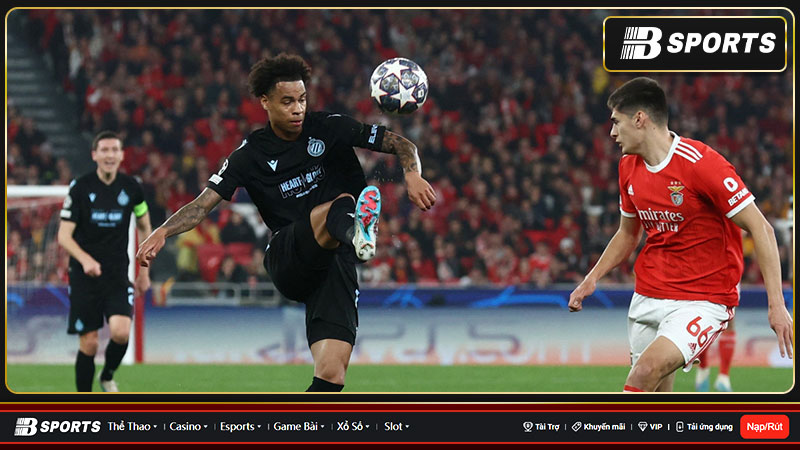 Benfica thắng đậm Club Brugge đi tiếp vào tứ kết Cup C1
