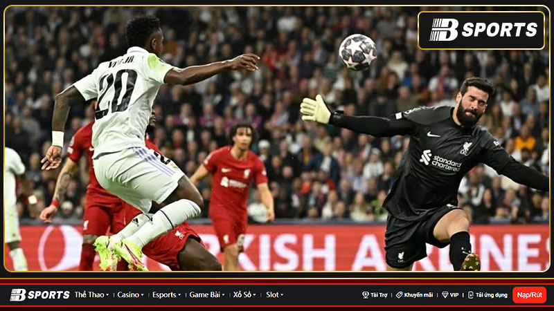 Benzema ghi màn giúp Real Madrid loại Liverpool