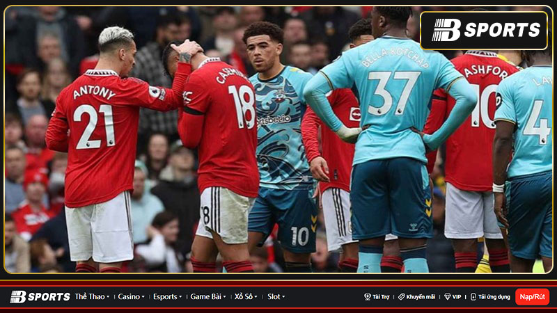 Man United hòa Southampton, Casemiro nhận thẻ đỏ Man United hòa Southampton, Casemiro nhận thẻ đỏ