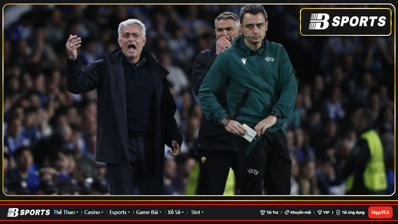 Mourinho chế nhạo Lazio bị loại khỏi cúp châu Âu Mourinho chế nhạo Lazio bị loại khỏi cúp châu Âu