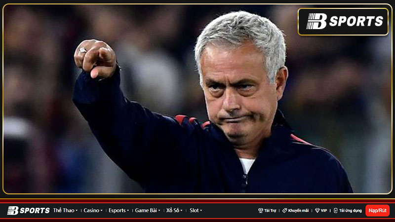 HLV Mourinho chế nhạo Lazio khi bị loại khỏi Conference League HLV Mourinho chế nhạo Lazio khi bị loại khỏi Conference League