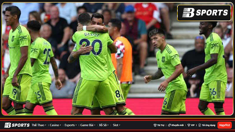 Southampton ngụp lặn vị trí cầm đèn đỏ Southampton ngụp lặn vị trí cầm đèn đỏ