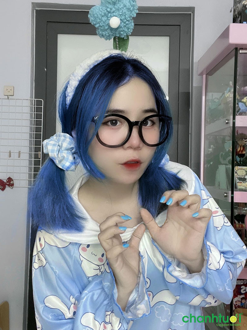 Ảnh mèo Simmy Chân dung cô nàng Mèo Simmy với tone giọng creepy