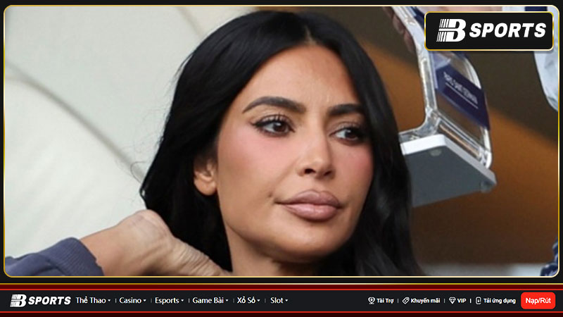 Kim Kardashian bị cấm đến sân bóng vì bị “nguyền rủa”