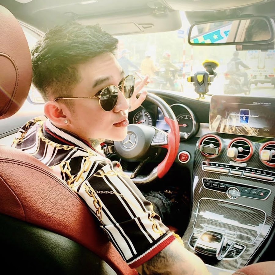 Hot boy Hoàng Tử Gió tự tự là ai Hot boy Hoàng Tử Gió tự tự là ai