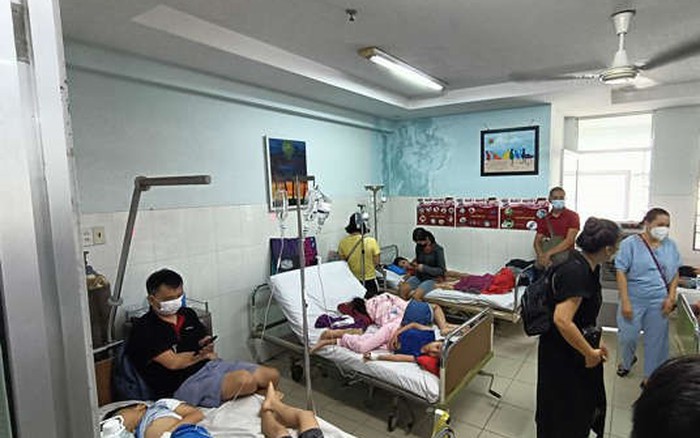 Hàng loạt những biểu hiện ngộ độc Hàng loạt những biểu hiện ngộ độc