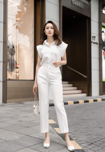 Cô là người mẫu kiêm diễn viên