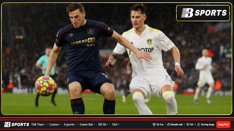 Tottenham được cho là một trong số những câu lạc bộ đang cân nhắc việc chiêu mộ hậu vệ Robin Koch của Leeds United.