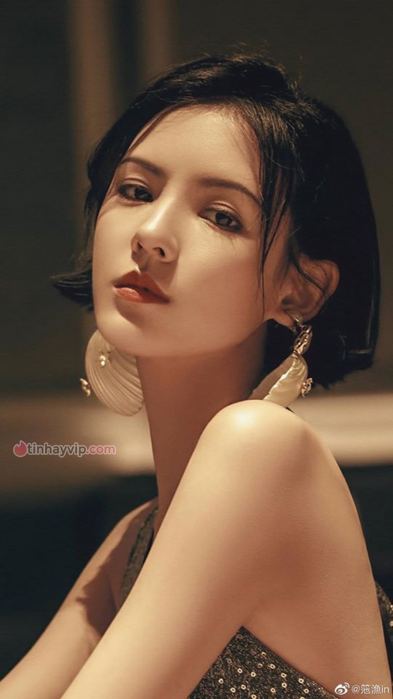 Cô nàng ở hiện tại Cô nàng ở hiện tại