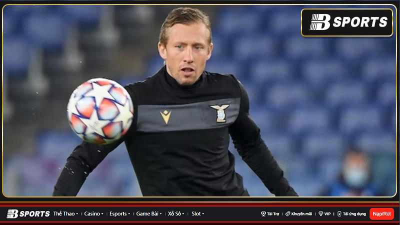 Bác sĩ Marcio Dornelles xác nhận rằng Lucas Leiva đã được chẩn đoán mắc chứng sẹo cơ tim, và nên kết thúc sự nghiệp thi đấu chuyên nghiệp Bác sĩ Marcio Dornelles xác nhận rằng Lucas Leiva đã được chẩn đoán mắc chứng sẹo cơ tim, và nên kết thúc sự nghiệp thi đấu chuyên nghiệp