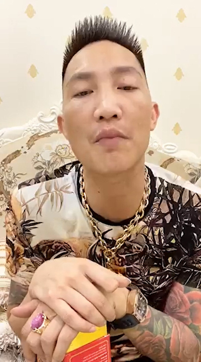 Chân dung thầy Huấn