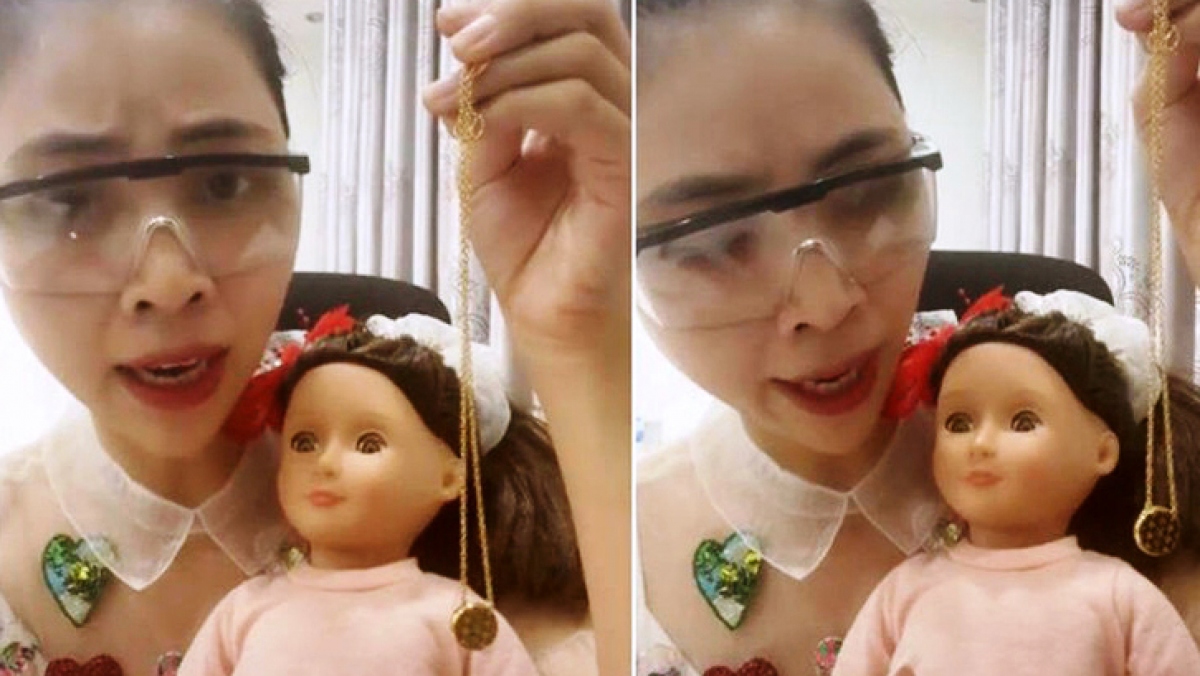Cô nàng với Kumanthong Cô nàng với Kumanthong