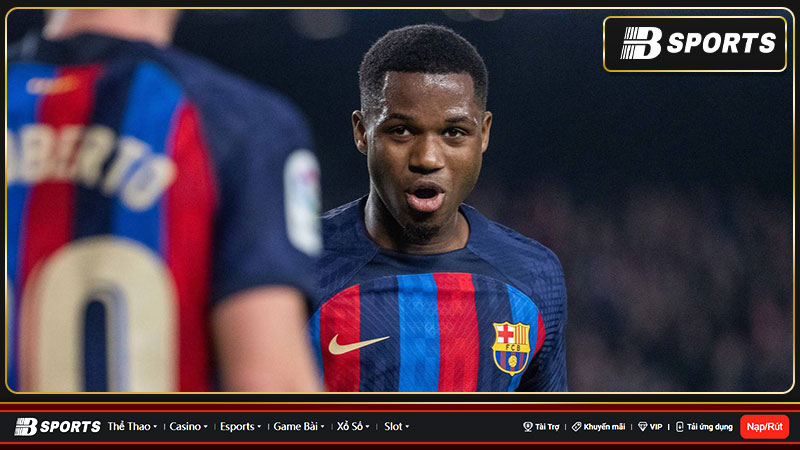 Tiền đạo Barcelona cứu thua cho Real Madrid Tiền đạo Barcelona cứu thua cho Real Madrid