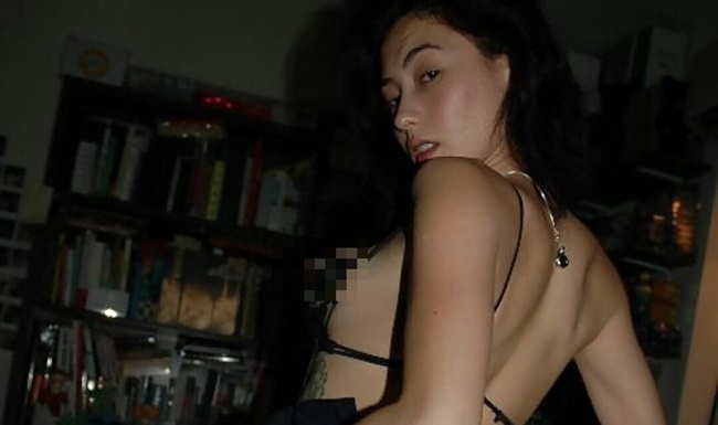 Loạt ảnh nóng của Trương Bá Chi đang được hot trở lại