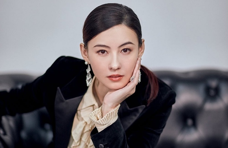 Hạ sinh con trai thứ 3