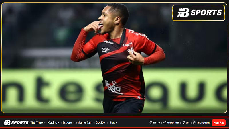 Vitor Roque kết thúc mùa giải gần đây nhất với 7 bàn thắng và 3 pha kiến ​​tạo sau 36 trận ở tất cả các giải đấu, ghi 5 bàn và kiến ​​tạo 1 bàn nữa sau 29 lần ra sân ở Brasileiro Série A