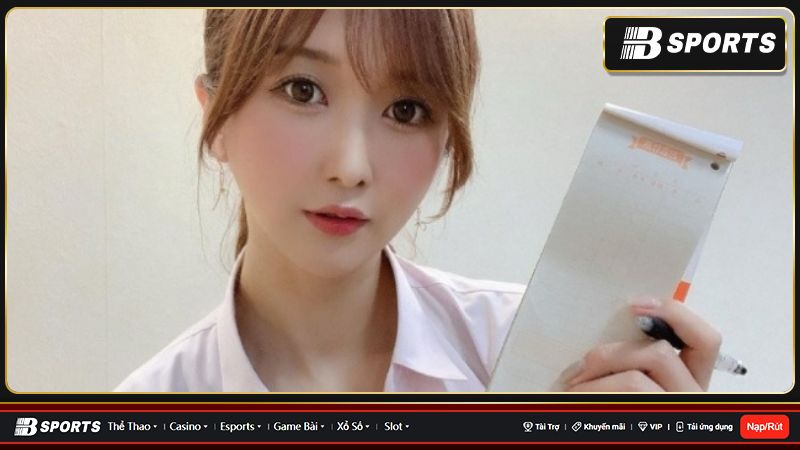 Cô thư ký được sếp quan tâm hàng ngày Cô thư ký được sếp quan tâm hàng ngày